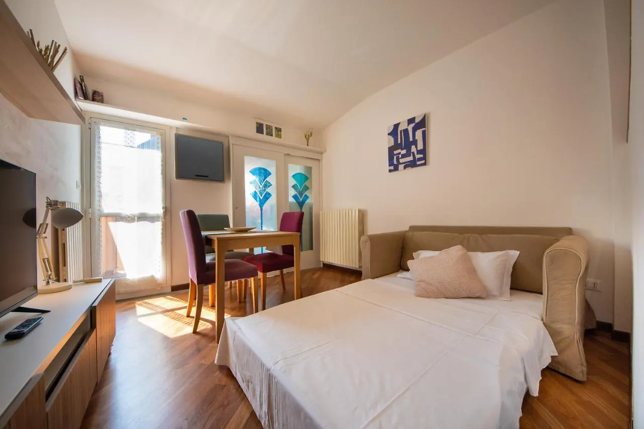 Housmart Tovaglie 9 Int. 6 Apartment Bologna Italy