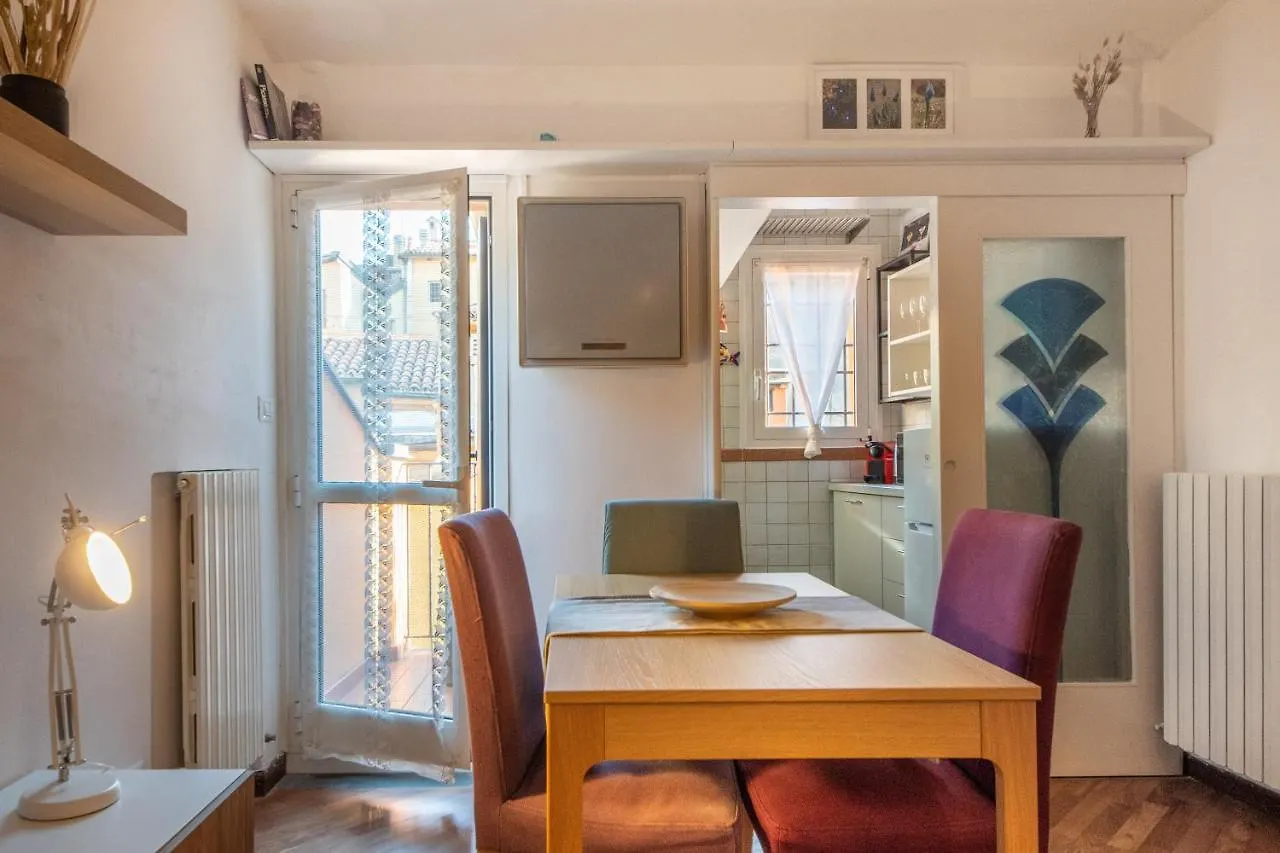 Housmart Tovaglie 9 Int. 6 Apartment Bologna 0*,  Italy